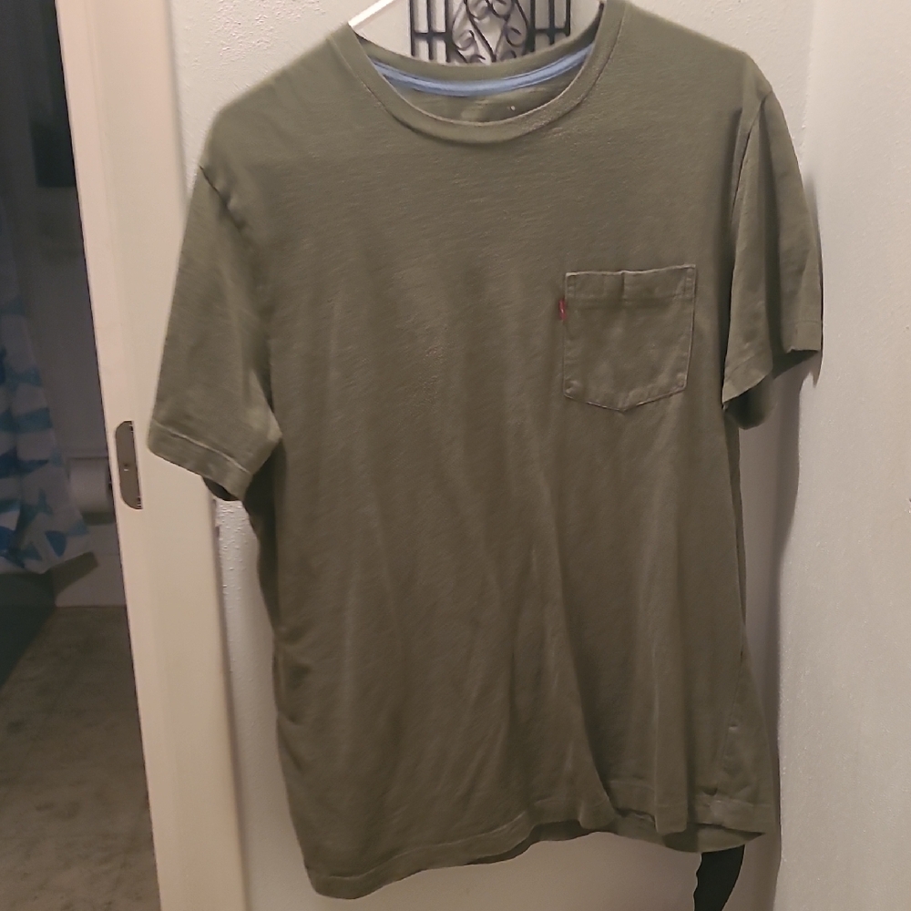 Levi's Olive Green Men's T-Shirt